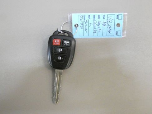 Used 2018 Toyota Corolla LE FWD image 24