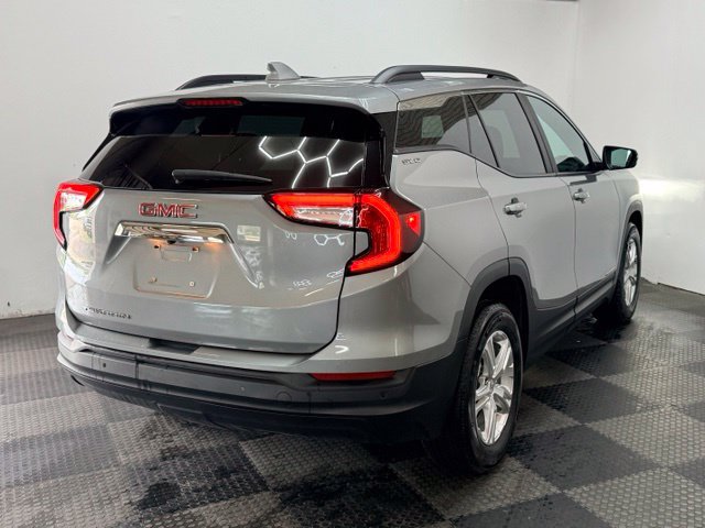 Used 2023 GMC Terrain SLE w/ Driver Convenience Package FWD image 9