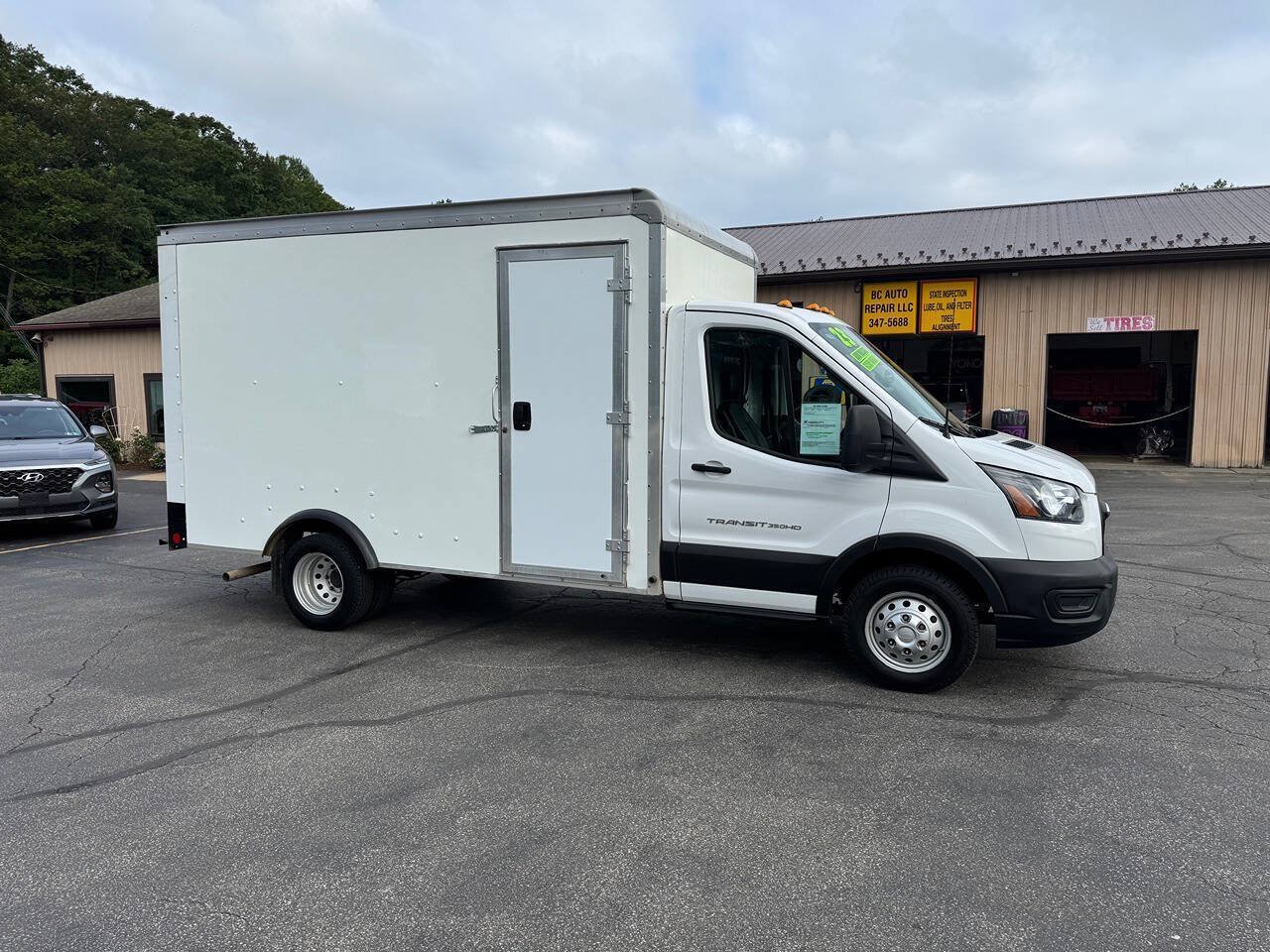 Used 2023 Ford Transit 350 DRW RWD image 2