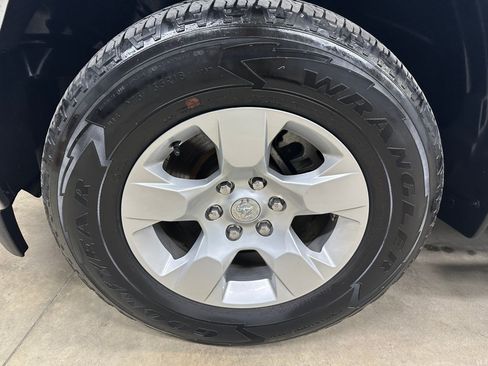 Used 2023 RAM 1500 Big Horn AWD/4WD image 33