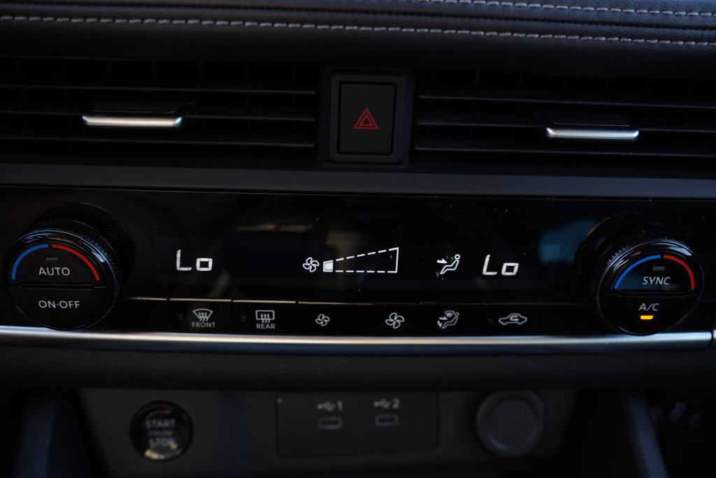 Used 2025 Nissan Rogue SV AWD/4WD image 26
