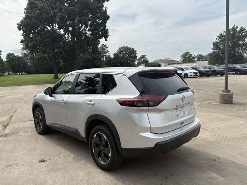 Used 2025 Nissan Rogue SV FWD image 22