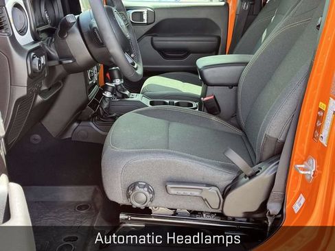 Used 2025 Jeep Wrangler Unlimited Sport AWD/4WD image 13