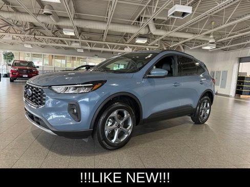 Used 2025 Ford Escape ST-Line Select AWD/4WD image 4