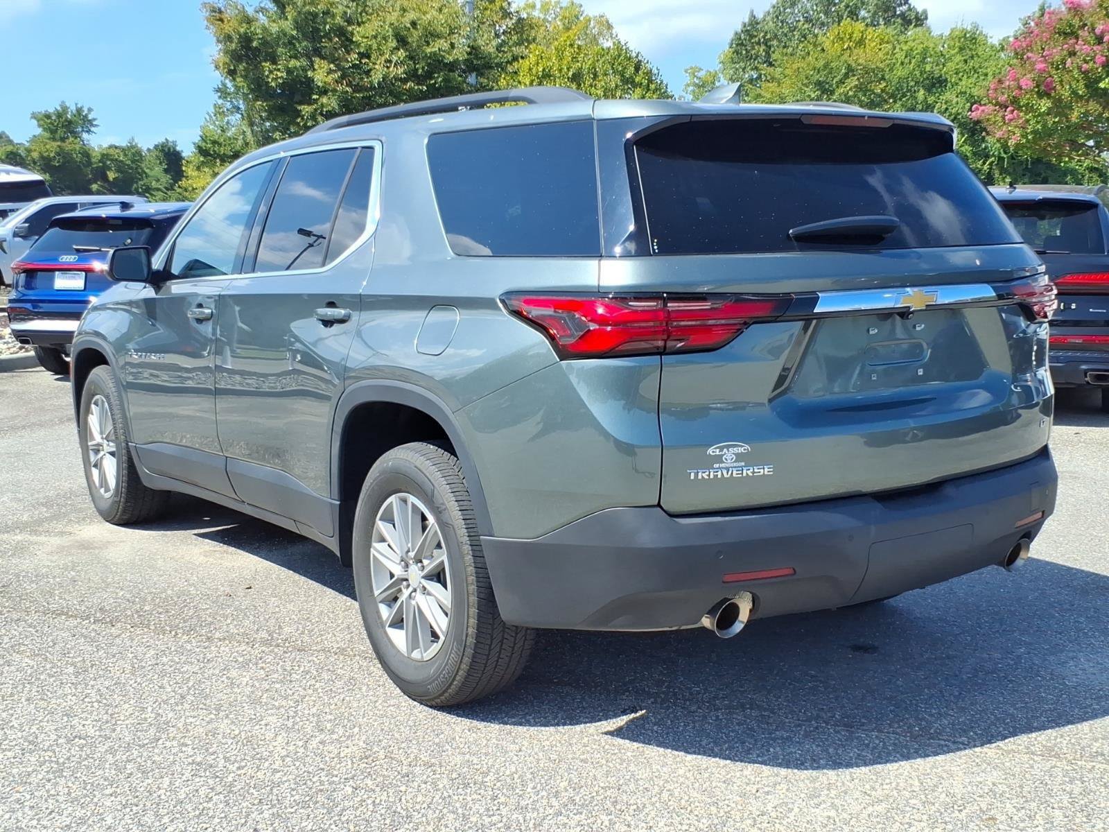 Used 2023 Chevrolet Traverse LT AWD/4WD image 10