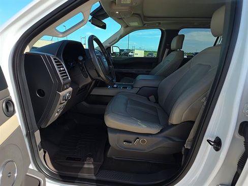 Used 2019 Ford Expedition Limited w/ Texas Edition Package RWD image 10