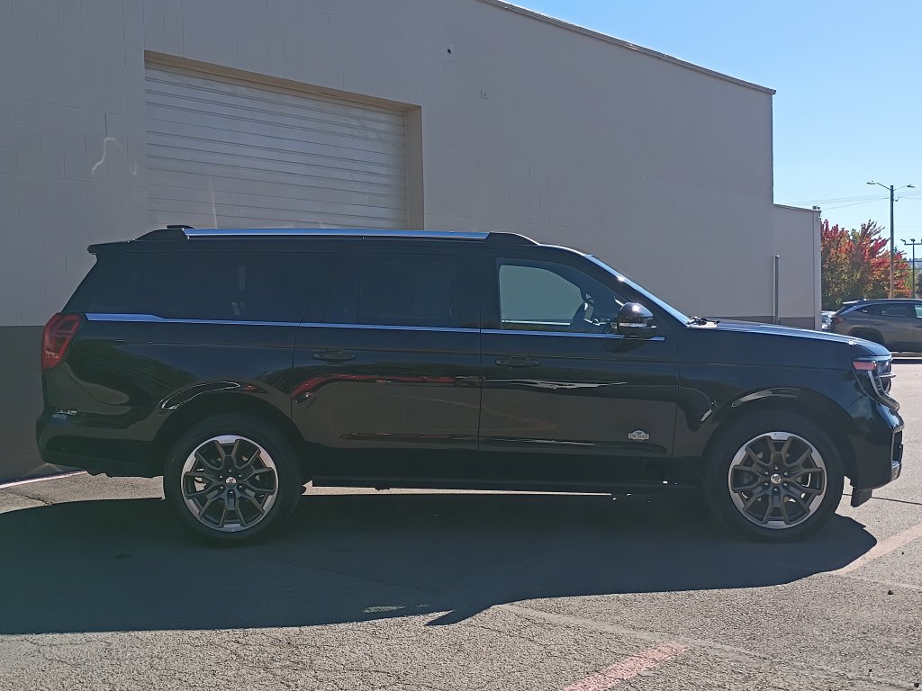 Used 2025 Ford Expedition Max King Ranch AWD/4WD image 3