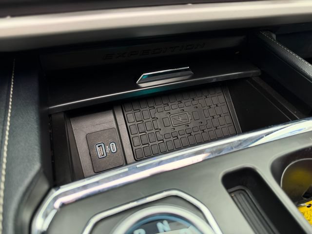 Used 2023 Ford Expedition XLT AWD/4WD image 39
