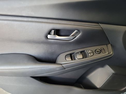 Certified 2025 Nissan Sentra SV w/ All-Weather Package FWD image 17