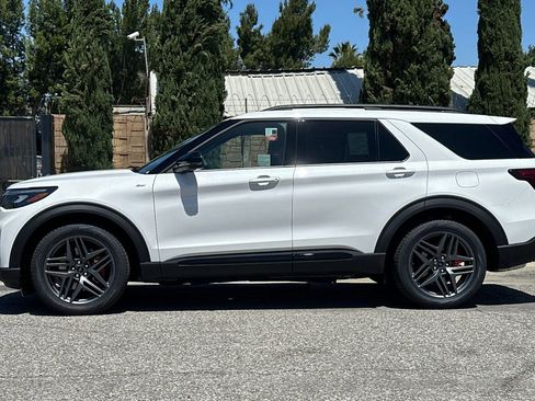 New 2026 Ford Explorer ST-Line RWD image 7