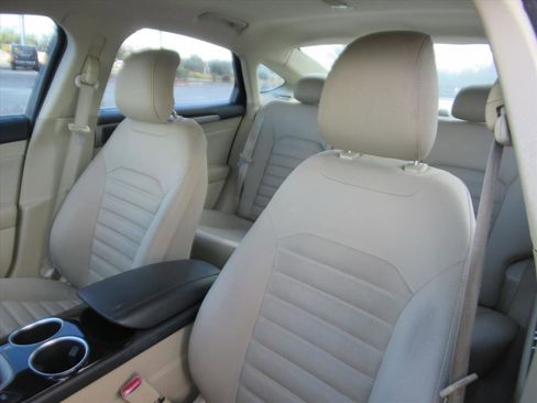 Used 2013 Ford Fusion SE image 17