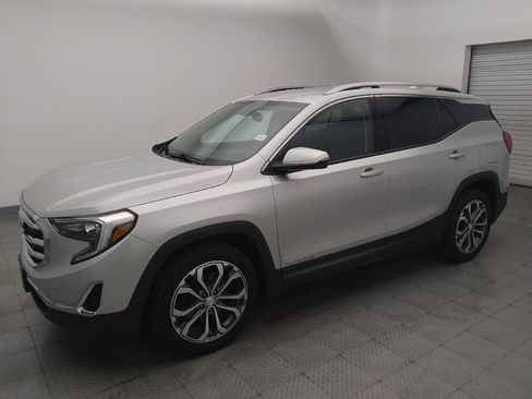 Used 2019 GMC Terrain SLT FWD image 2