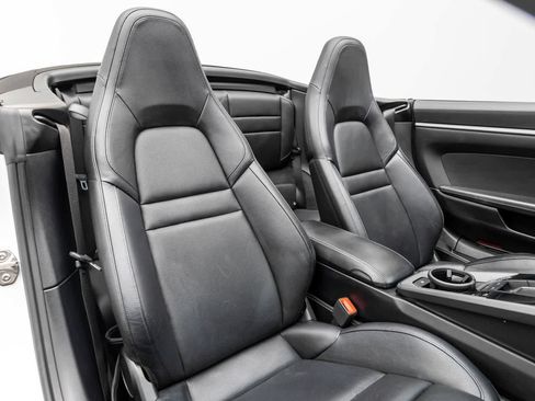 Used 2020 Porsche 911 Carrera RWD image 15