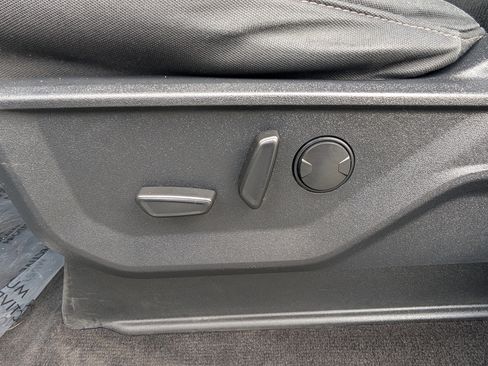 Certified 2022 Ford F150 XLT w/ Equipment Group 302A High image 19