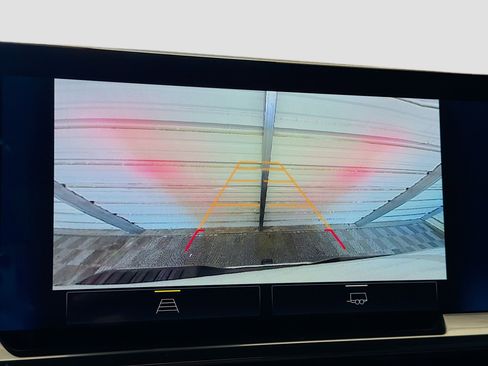 Used 2025 Chevrolet Silverado 3500 LT w/ Convenience Package image 16