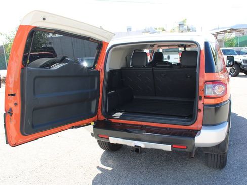 Used 2014 Toyota FJ Cruiser 4WD w/ Convenience Package image 10