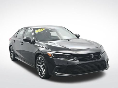 Used 2024 Honda Civic Touring image 3