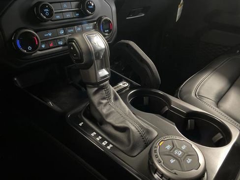 New 2025 Ford Bronco Outer Banks w/ Sasquatch Package image 20