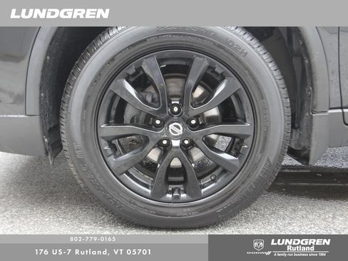 Used 2018 Nissan Rogue SV AWD/4WD image 35