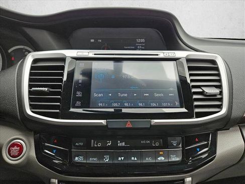 Used 2017 Honda Accord EX-L image 16