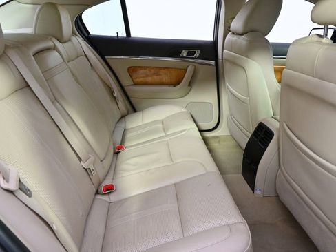 Used 2012 Lincoln MKS AWD image 18