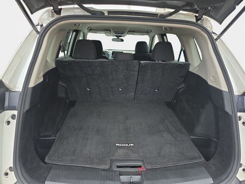 Used 2023 Nissan Rogue SV image 22