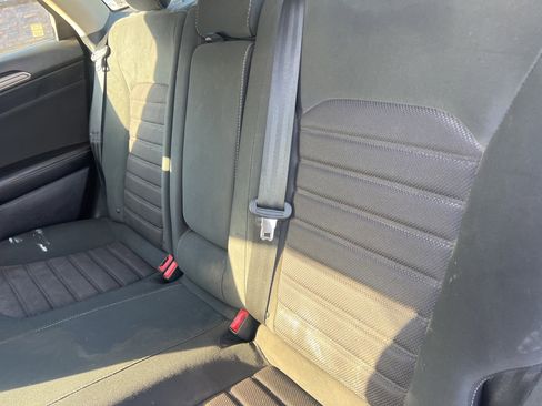 Used 2019 Ford Fusion SE image 15