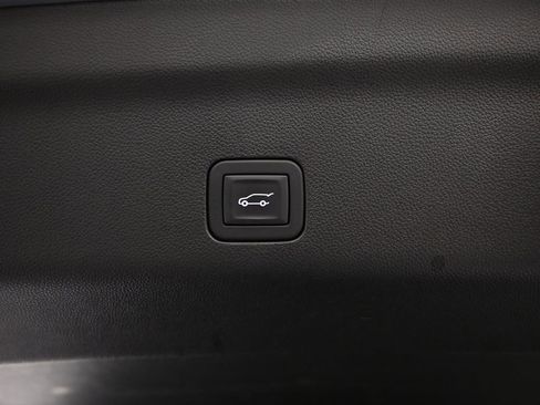 Used 2025 GMC Yukon Denali image 22