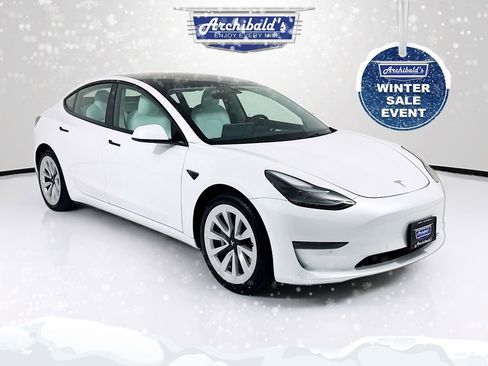 Used 2022 Tesla Model 3 image 1