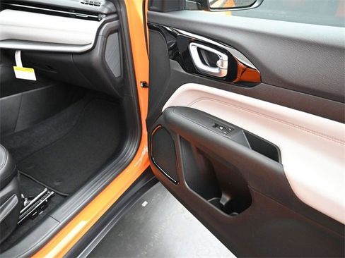 New 2026 Jeep Compass Limited w/ Mopar Graphics Package image 24