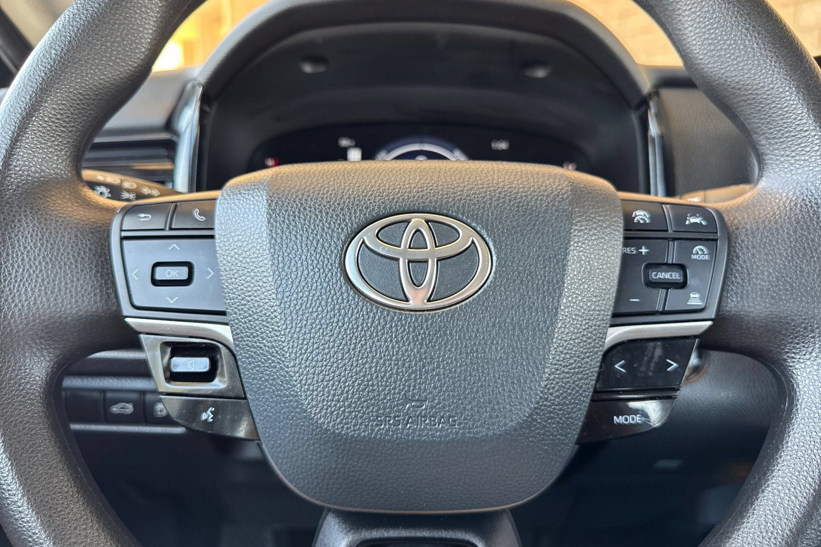 Used 2025 Toyota Camry LE FWD image 23