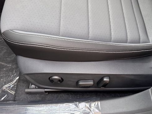 New 2025 Volkswagen Jetta SE image 23