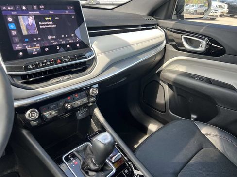 Certified 2023 Jeep Compass Limited AWD/4WD image 29