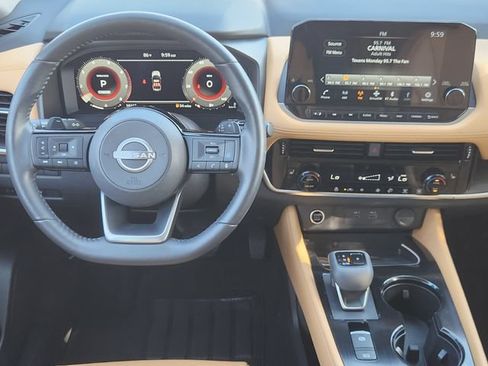Used 2023 Nissan Rogue Platinum FWD image 26