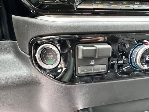 New 2026 GMC Sierra 1500 SLT w/ SLT Premium Plus Package AWD/4WD image 30