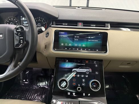 Used 2020 Land Rover Range Rover Velar S AWD/4WD image 31