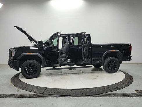 Used 2024 GMC Sierra 2500 AT4 w/ AT4 Premium Plus Package AWD/4WD image 12