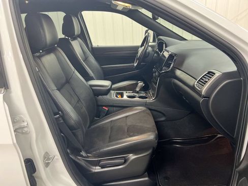 Used 2022 Jeep Grand Cherokee Laredo X AWD/4WD image 22