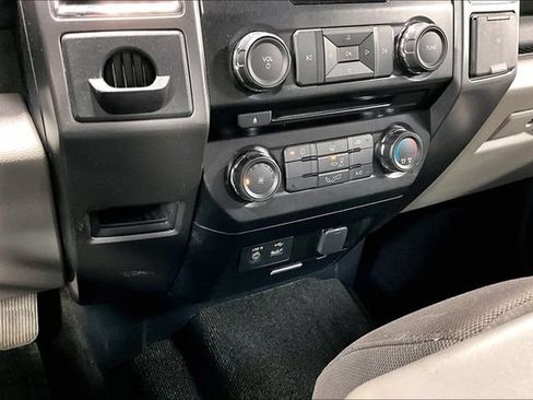 Used 2015 Ford F150 XLT RWD image 15
