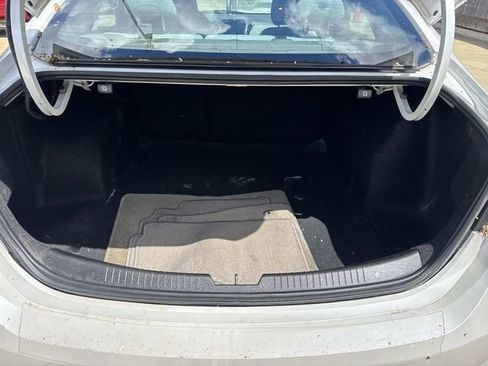 Used 2017 Chevrolet Malibu LT FWD image 8