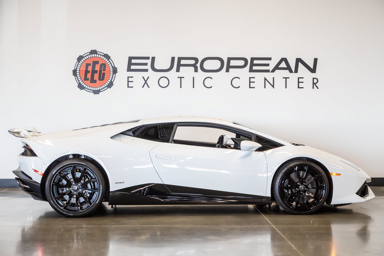 Used 2015 Lamborghini Huracan LP 610-4 AWD/4WD image 11