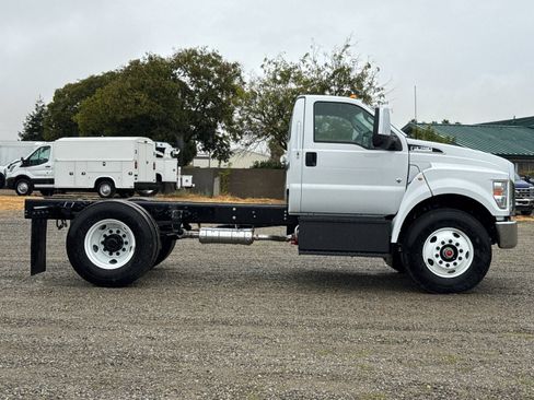 New 2026 Ford F750 2WD Regular Cab Super Duty image 3