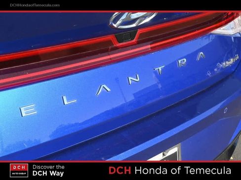 Used 2022 Hyundai Elantra Limited image 7