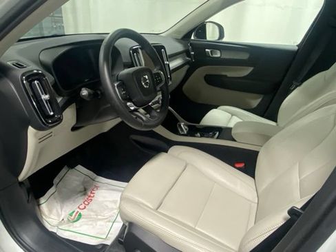 Used 2026 Volvo XC40 B5 Plus AWD/4WD image 10