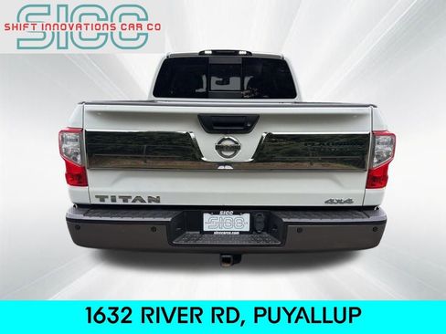 Used 2017 Nissan Titan SV image 5