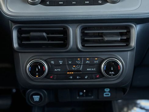 Used 2024 Ford Maverick Lariat w/ Black Appearance Package AWD/4WD image 35