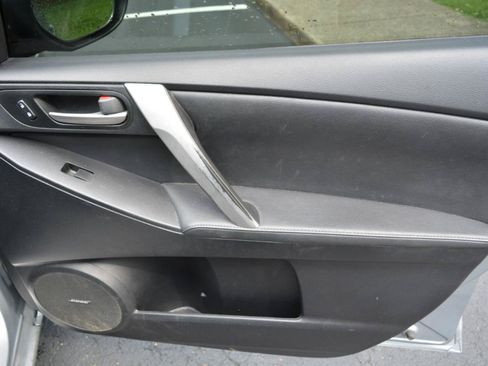 Used 2012 MAZDA MAZDA3 i Grand Touring w/ Tech Pkg FWD image 16