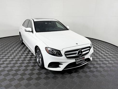 Used 2019 Mercedes-Benz E 300 4MATIC w/ Premium 1 Package image 4
