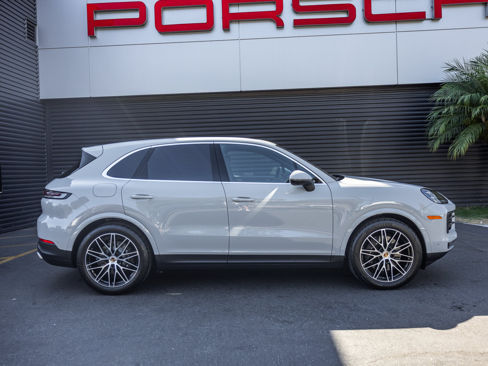 Certified 2025 Porsche Cayenne AWD/4WD image 10