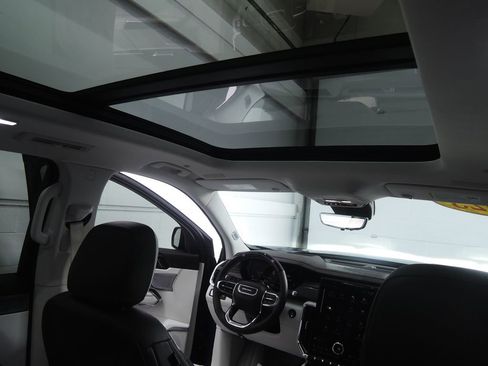 Used 2025 GMC Acadia Denali w/ Super Cruise Package FWD image 37